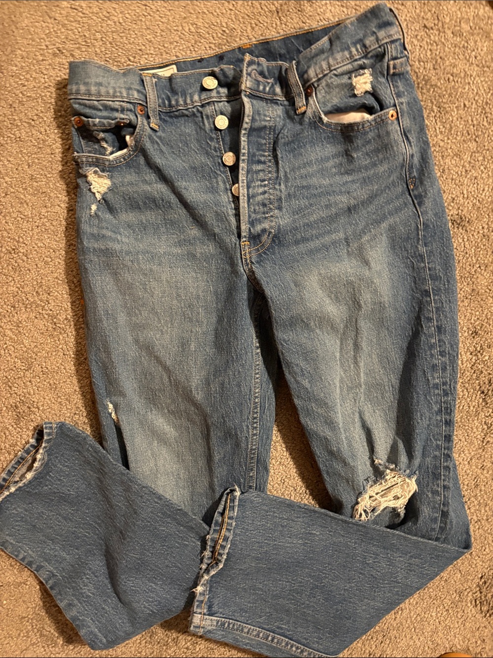 GAP Cheeky Straight High Rise Jeans in Medium Wash Blue Denim. Size 28 R
